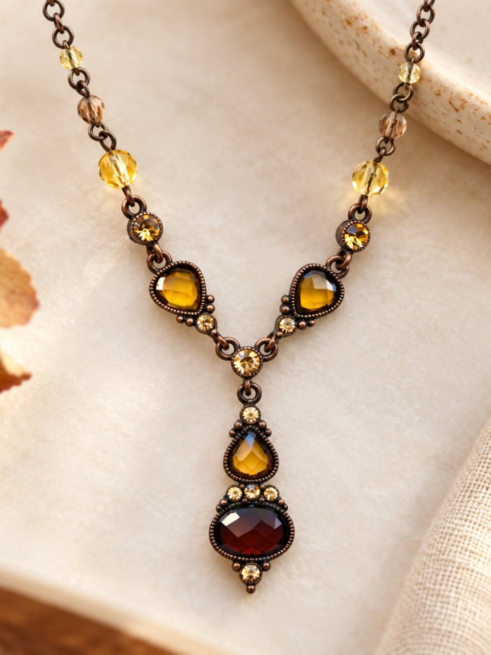 Vintage 2028 Jewelry Amber Red Glass Beaded Pendant Necklace
